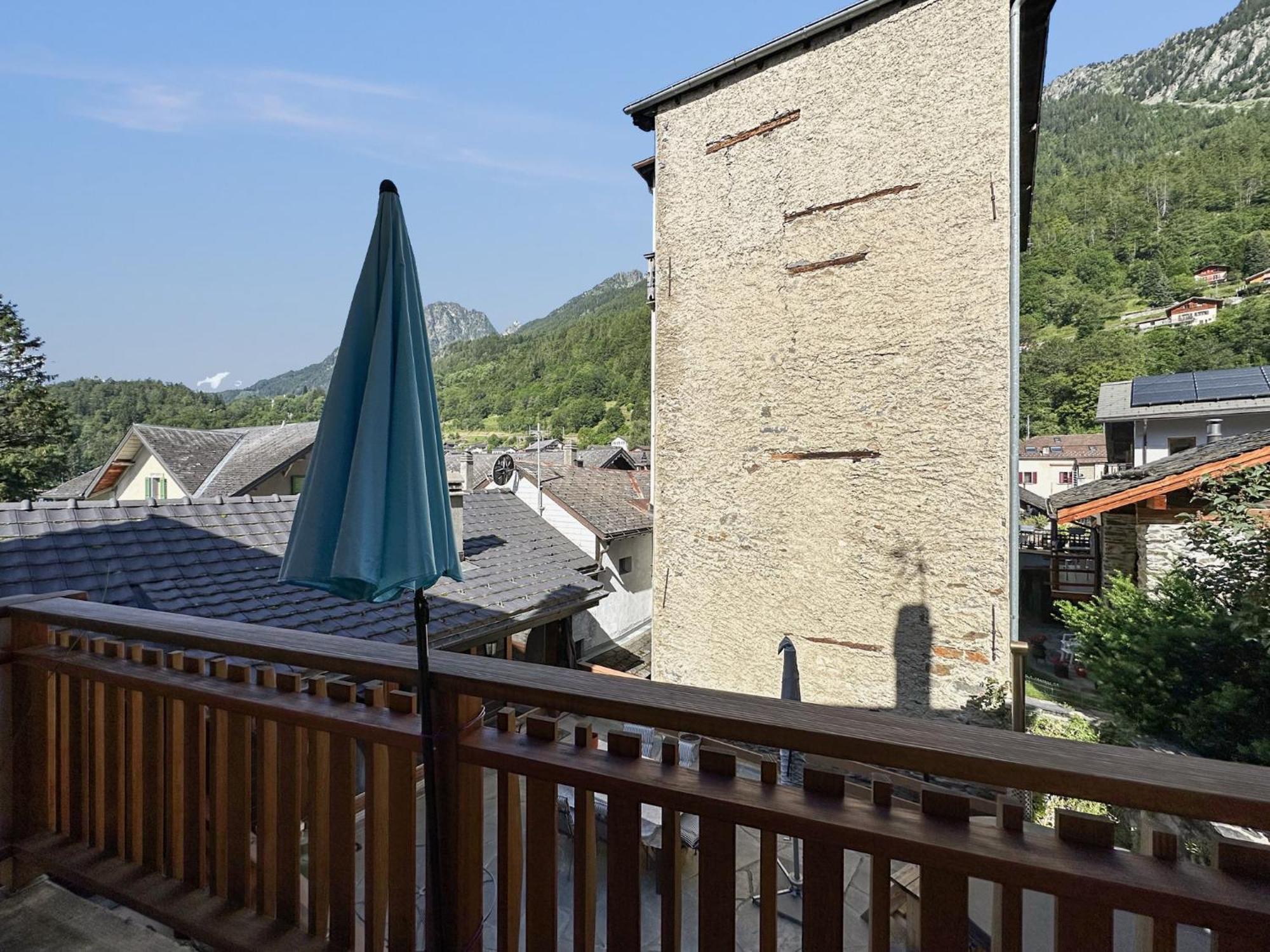 Swiss Alpine Retreat & View Near Martigny Apartment *