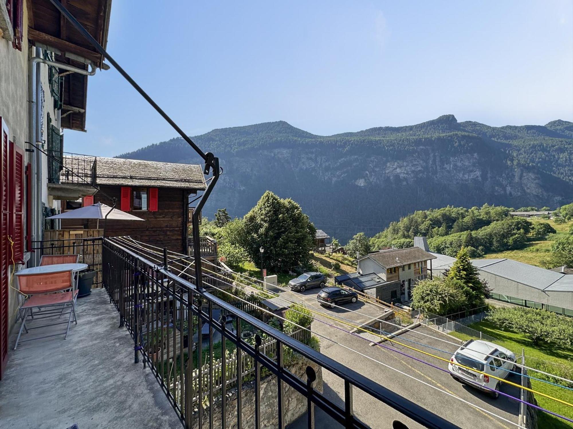 Swiss Alpine Retreat & View Near Martigny Apartment Salvan